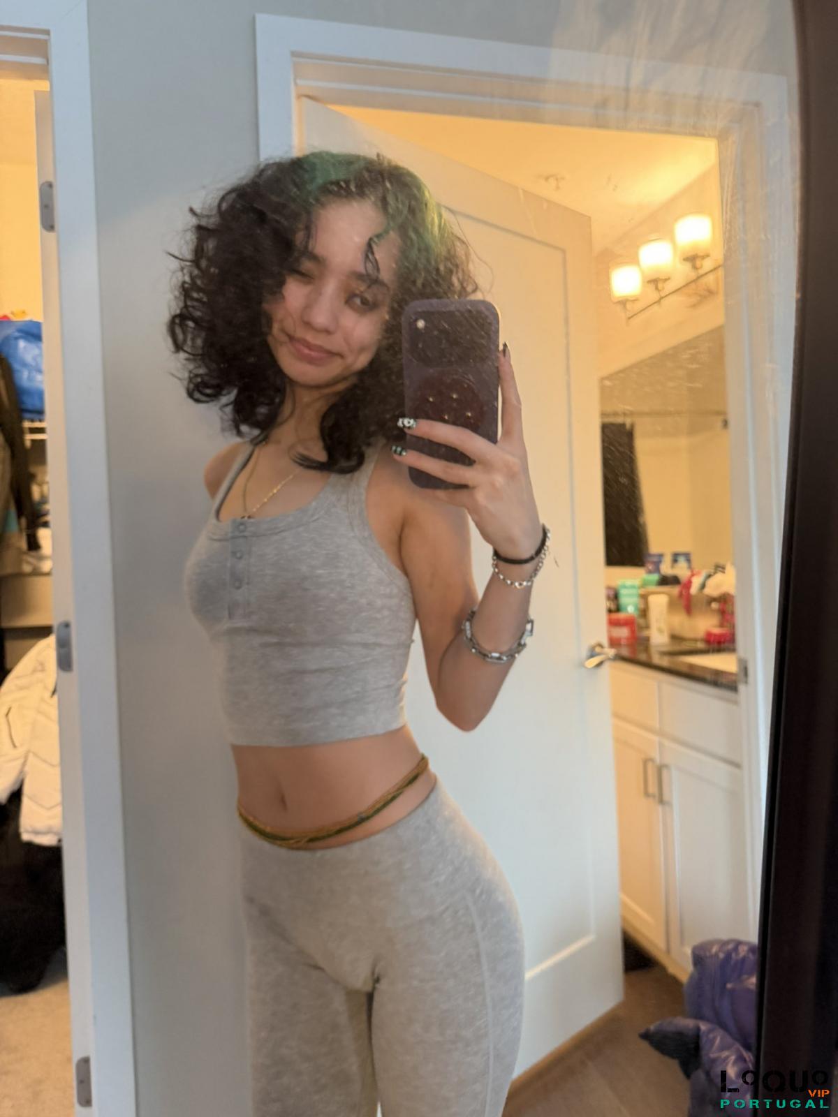 Acompanhantes Leiria: voluptueuse, avec de belles jambes sans complexe