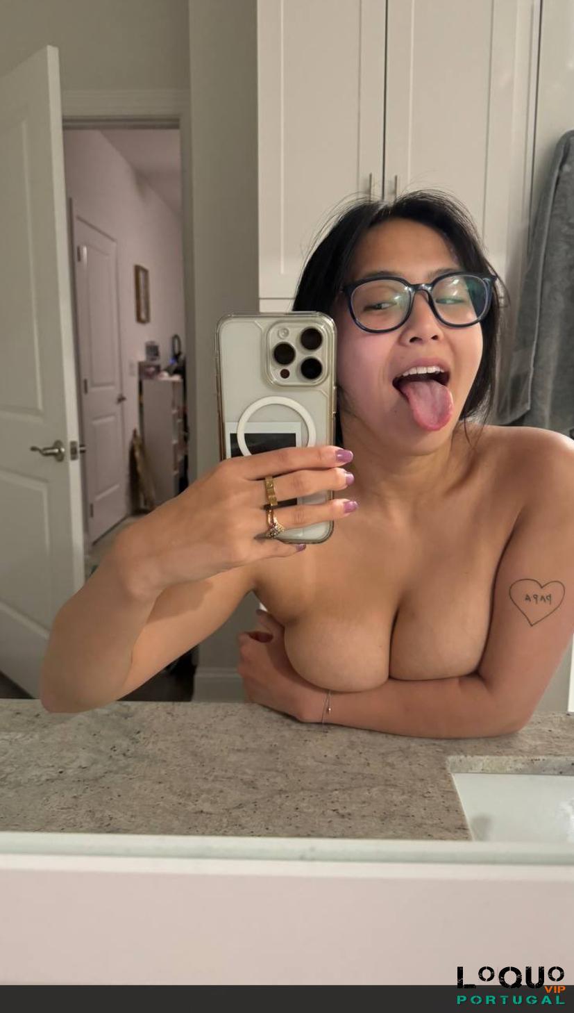 Acompanhantes Açores: Uma mulher disponível para sexo e massagens.